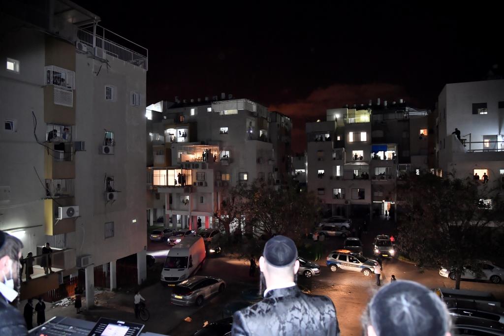 שגרת החיים של תושבי אשדוד החרדים בצל הקורונה - צפו