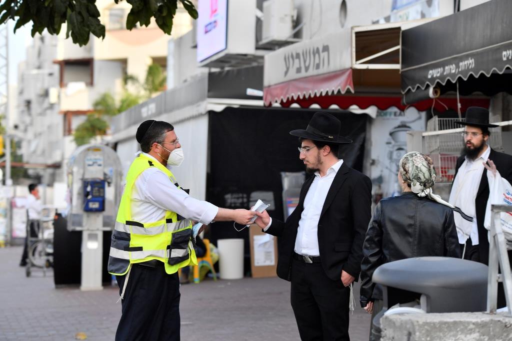 שגרת החיים של תושבי אשדוד החרדים בצל הקורונה - צפו