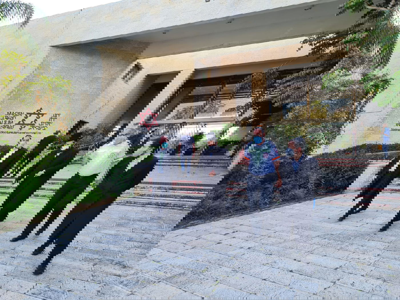 בן האדמו"ר מגור שהחלים מהקורונה הגיע לתרום דם