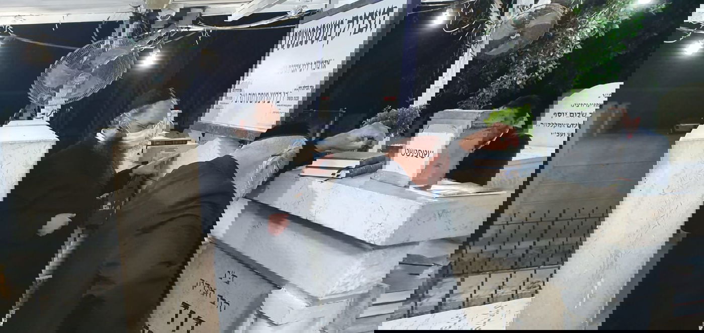 איש החסד נדבק בנגיף הקורונה; מצבו קשה