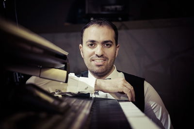 ישראל סוסנה מחדש בווקאלי את הלהיט של פרחי מיאמי