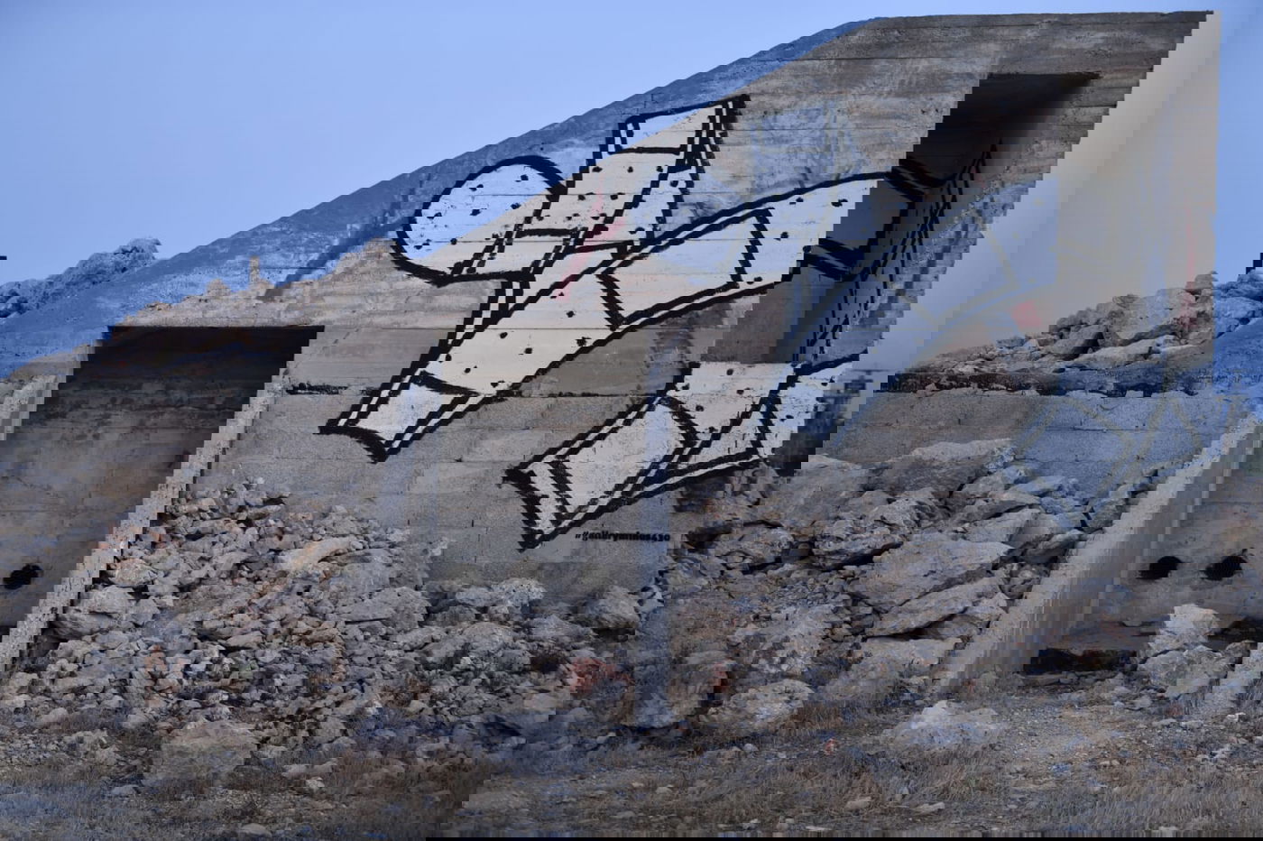 טיול בין הזמנים מצולם אל נחל פרת • תיעוד