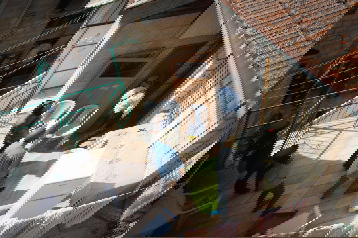 תיעוד: השוטרים פשטו על שוק מאה שערים