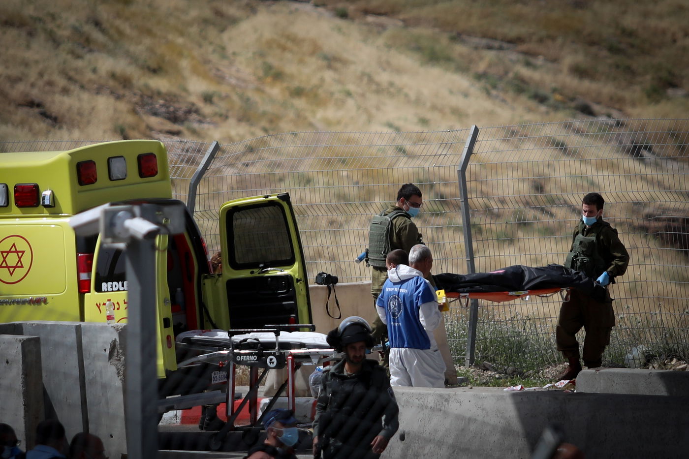 גופת המחבל פונתה מזירת הפיגוע • תיעוד