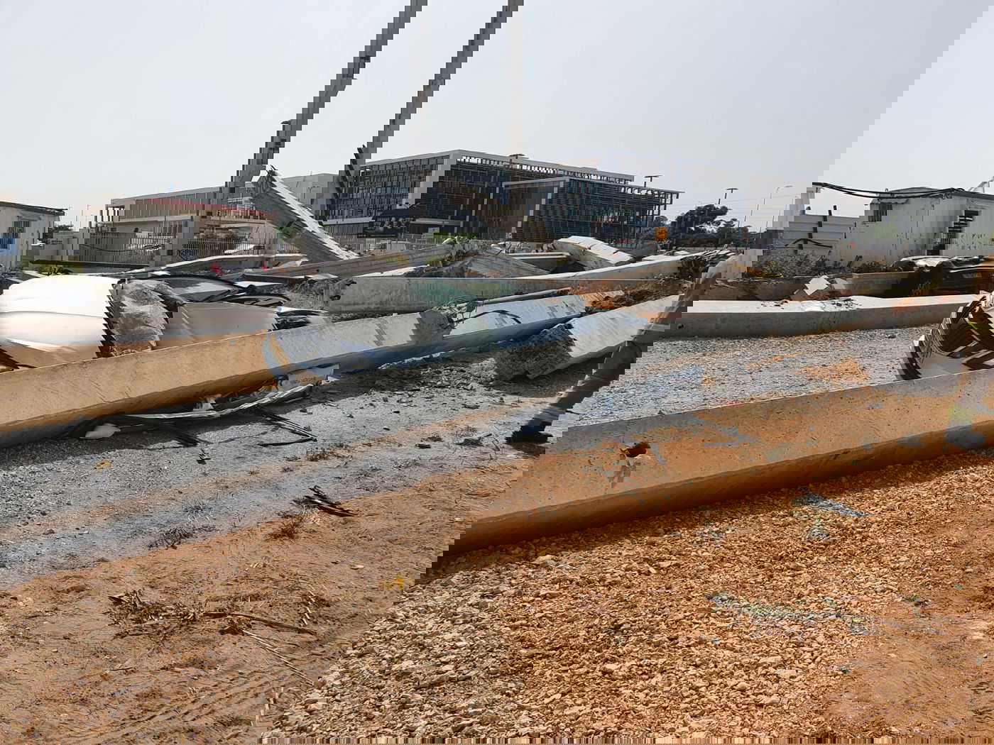 ראשון לציון: מבנה נפגע ממנוף וקרס; אין נפגעים