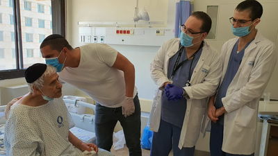 לאחר הרדמה ארוכה, החולה החלים מהנגיף