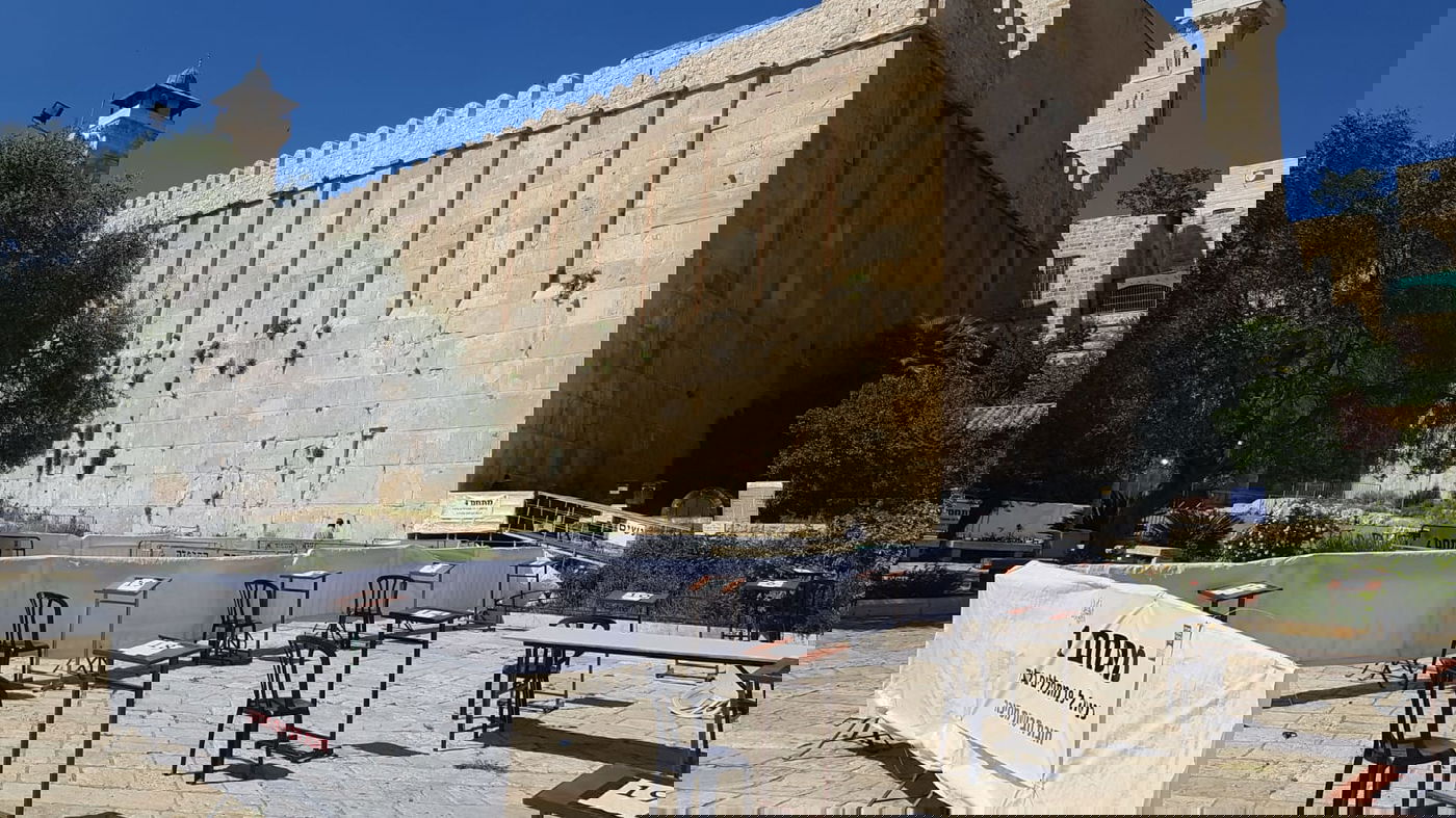 לפי ההנחיות: כך מתפללים במערת המכפלה בזמן הקורונה