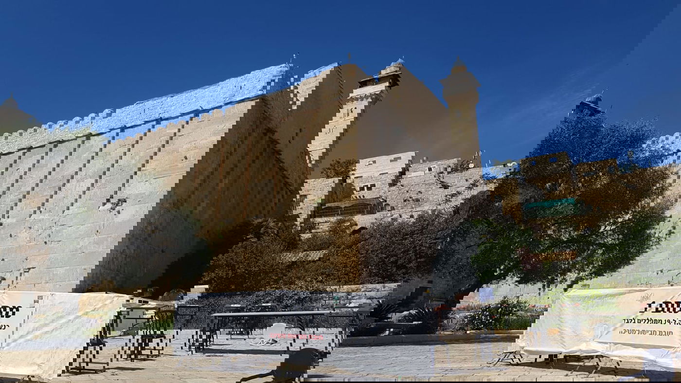 לפי ההנחיות: כך מתפללים במערת המכפלה בזמן הקורונה