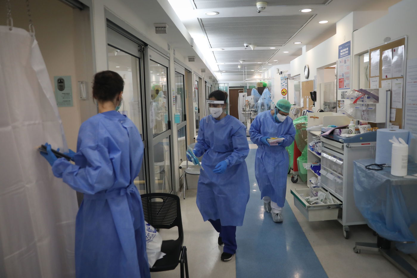 הצצה נדירה: כך נראית מחלקת הקורונה העמוסה