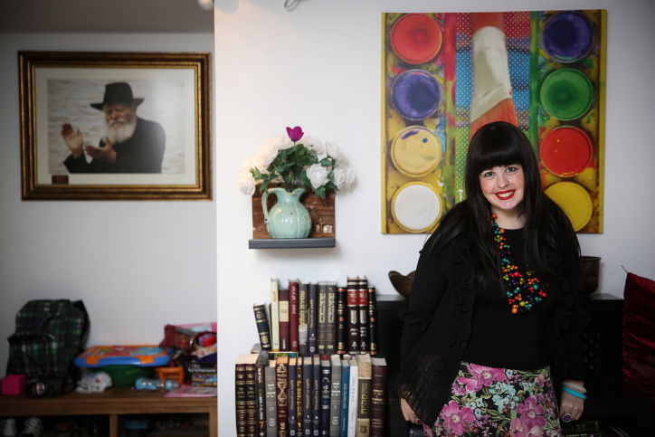 בהוראת הרבנים: שליחת חב"ד לא תדליק משואה