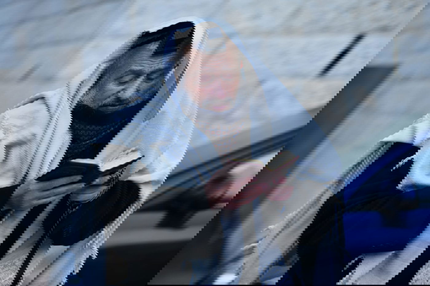 תפילת הנץ של הגאון רבי מרדכי טולדנו • צפו בתיעוד