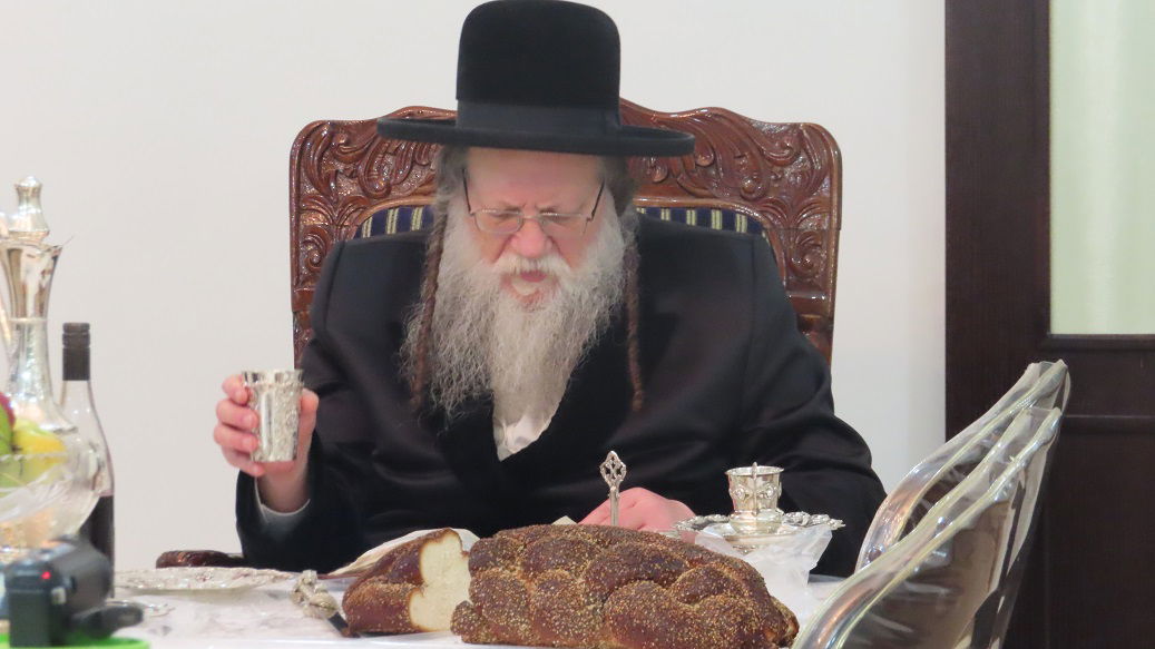 דרך הטלפון: כך ערך הרבי ממודז'יץ טיש. צפו