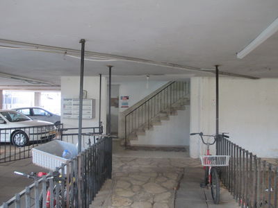 הבניין ברחוב השניים, בו נתלתה המודעה