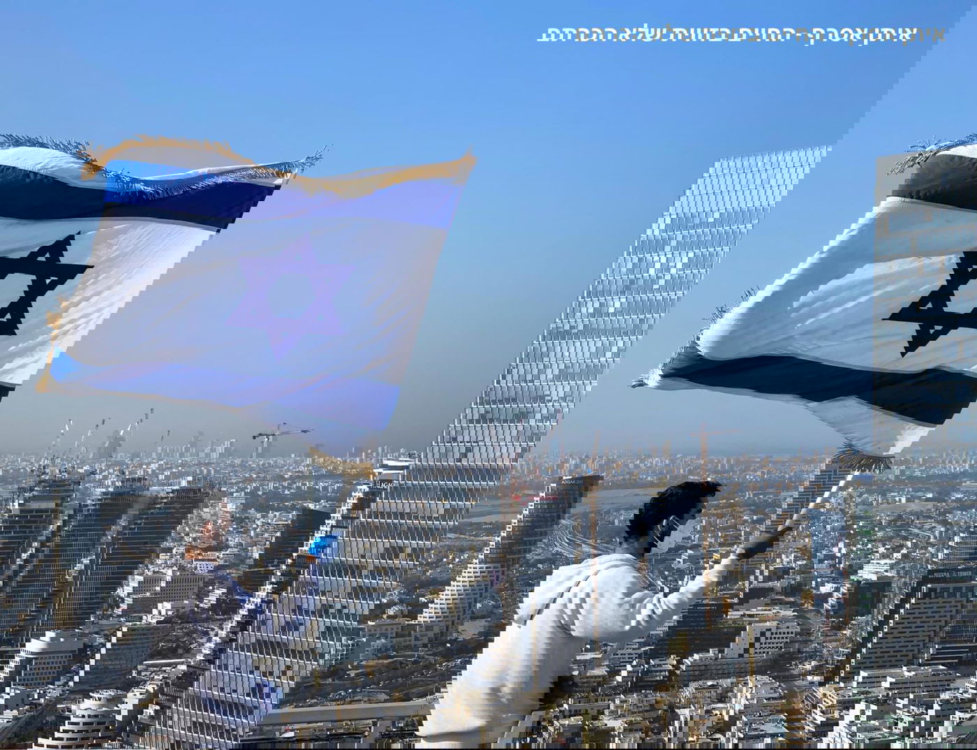 האמן והיוצר: איתן אסרף - החיים בזווית שלא הכרתם