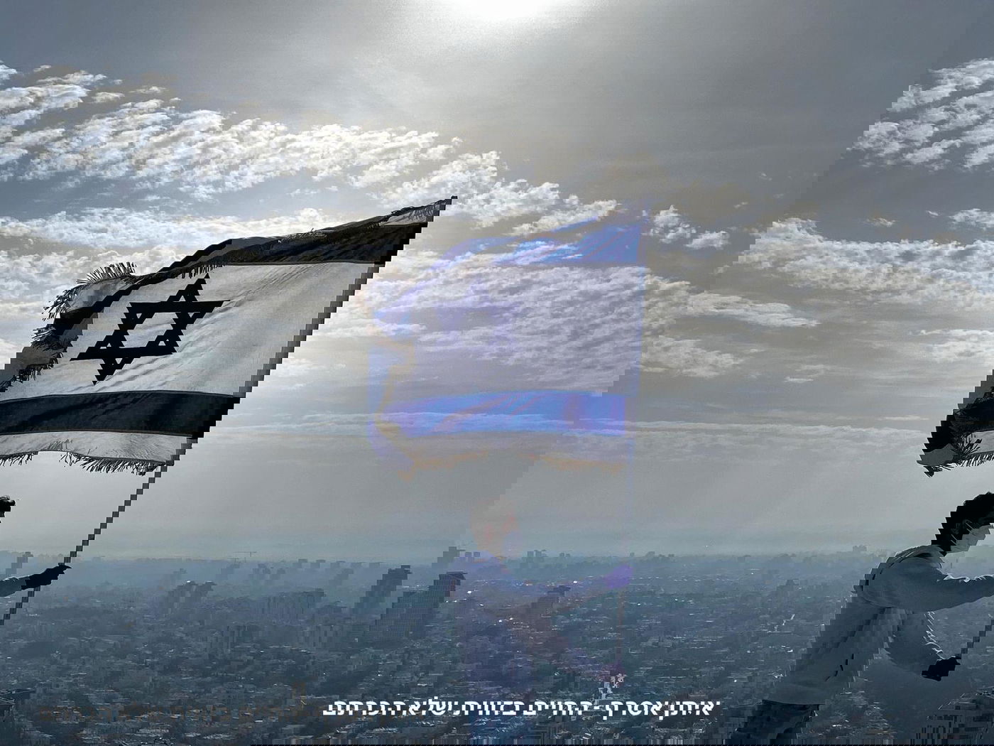 האמן והיוצר: איתן אסרף - החיים בזווית שלא הכרתם