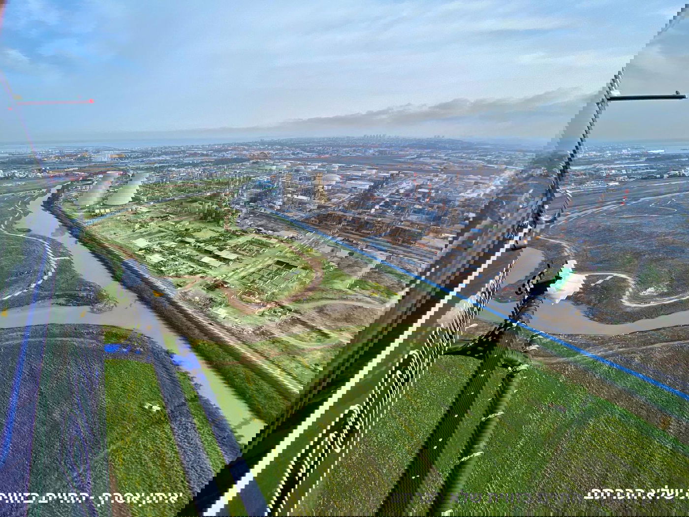 האמן והיוצר: איתן אסרף - החיים בזווית שלא הכרתם