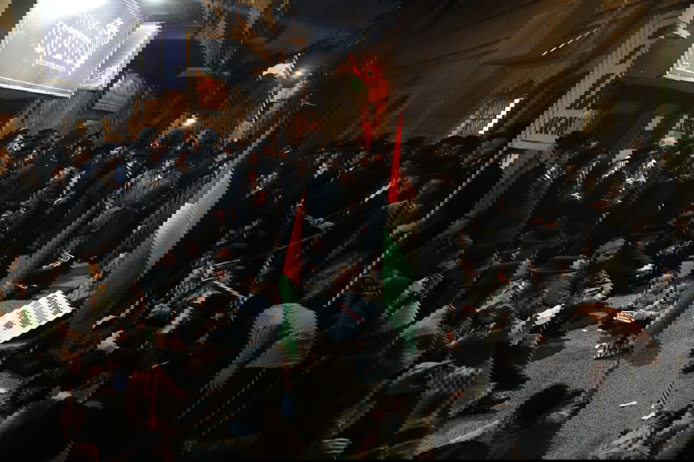 יום העצמאות של נטורי קרתא: תהלוכת אבל ודגלי פלסטין