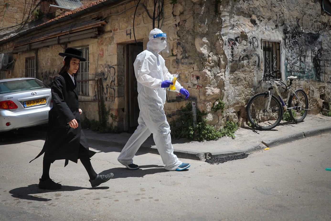 צוות מד"א ערך בדיקות במאה שערים ויצא בשלום