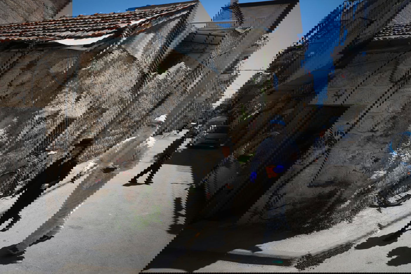 צוות מד"א ערך בדיקות במאה שערים ויצא בשלום