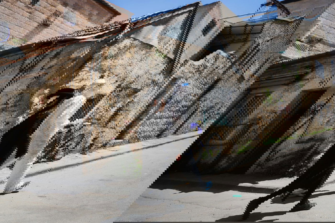 צוות מד"א ערך בדיקות במאה שערים ויצא בשלום