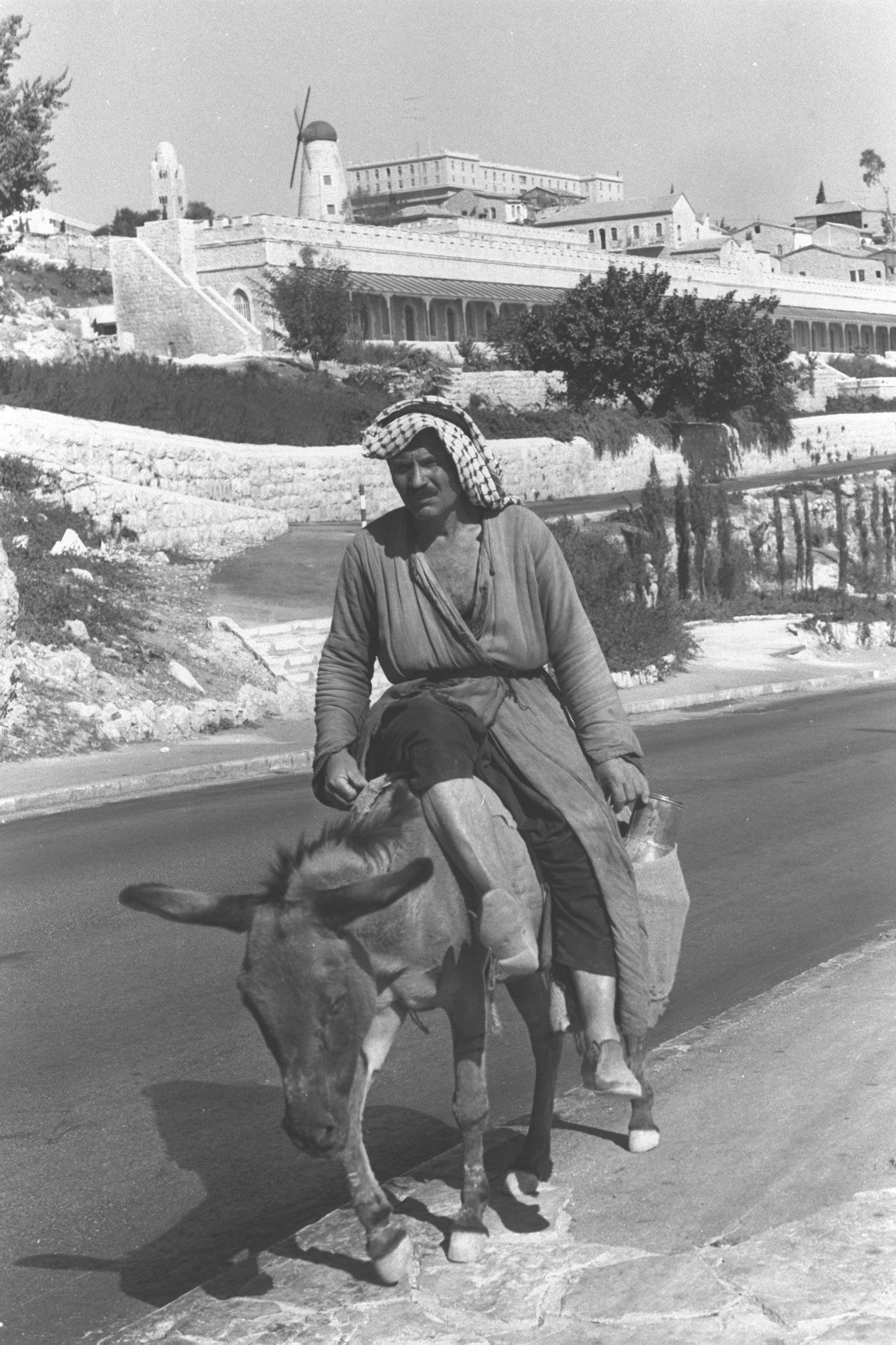 משכנות שאננים, 1974