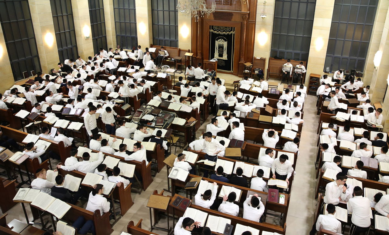 היכל ישיבת 'אור ישראל'. ארכיון