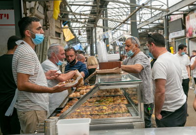 שוק ברמלה ביום שישי