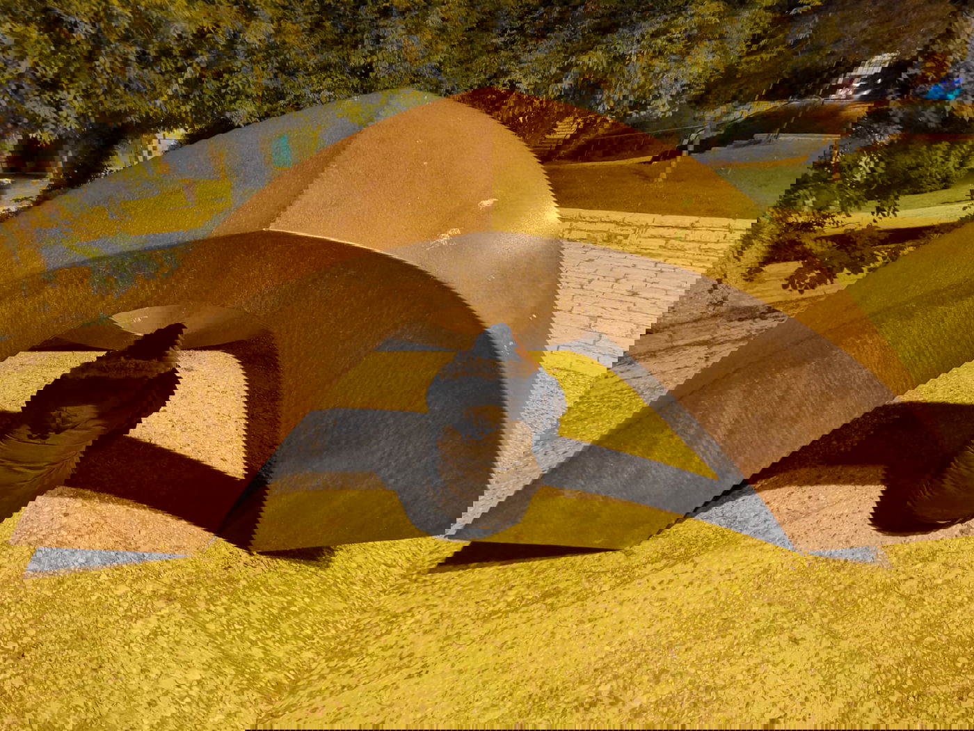 טיול ב'גן הפעמון' באמצע הלילה • גלריה