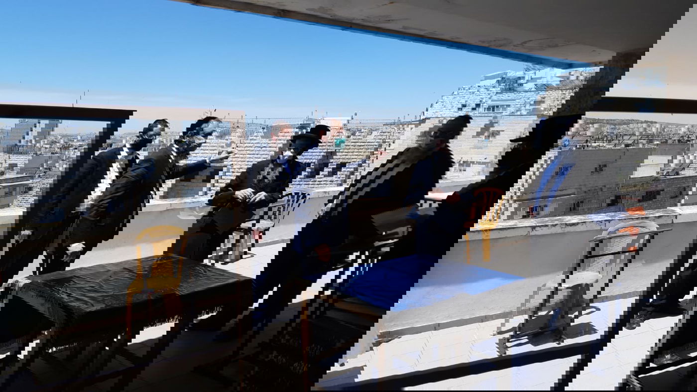 ישיבת טשעבין - הסיור בשטח