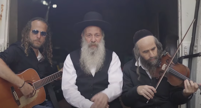 שולי רנד בשיר מחאה למען עובדי הבמה