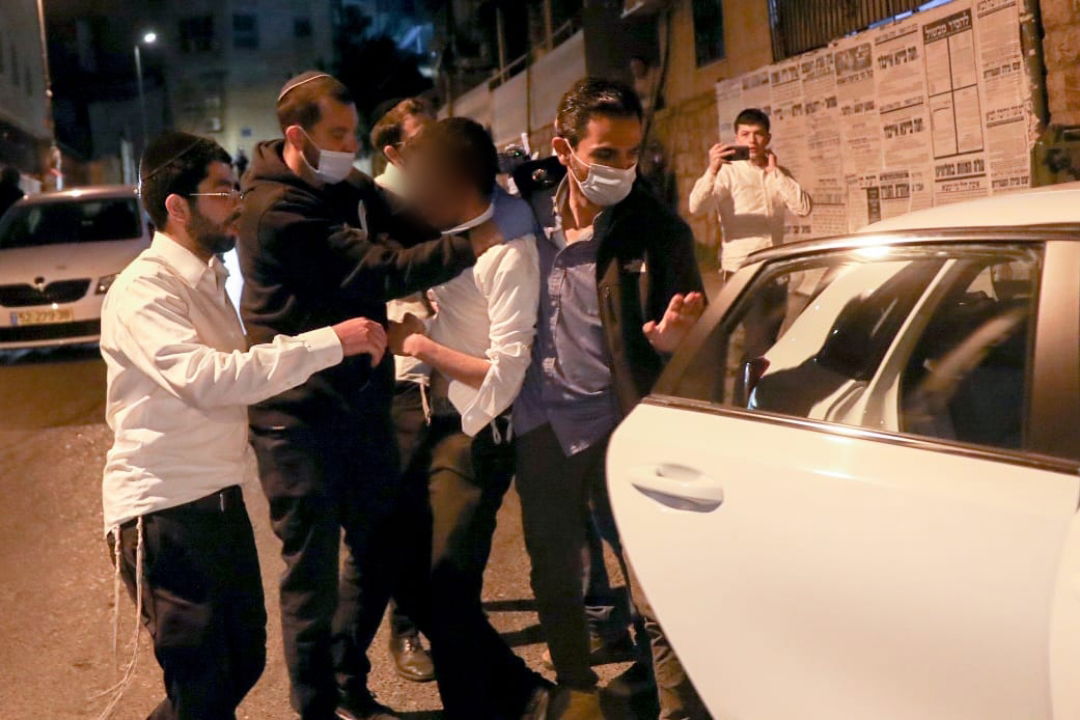 המשטרה עצרה חשוד בתקיפת כוח צה"ל במאה שערים