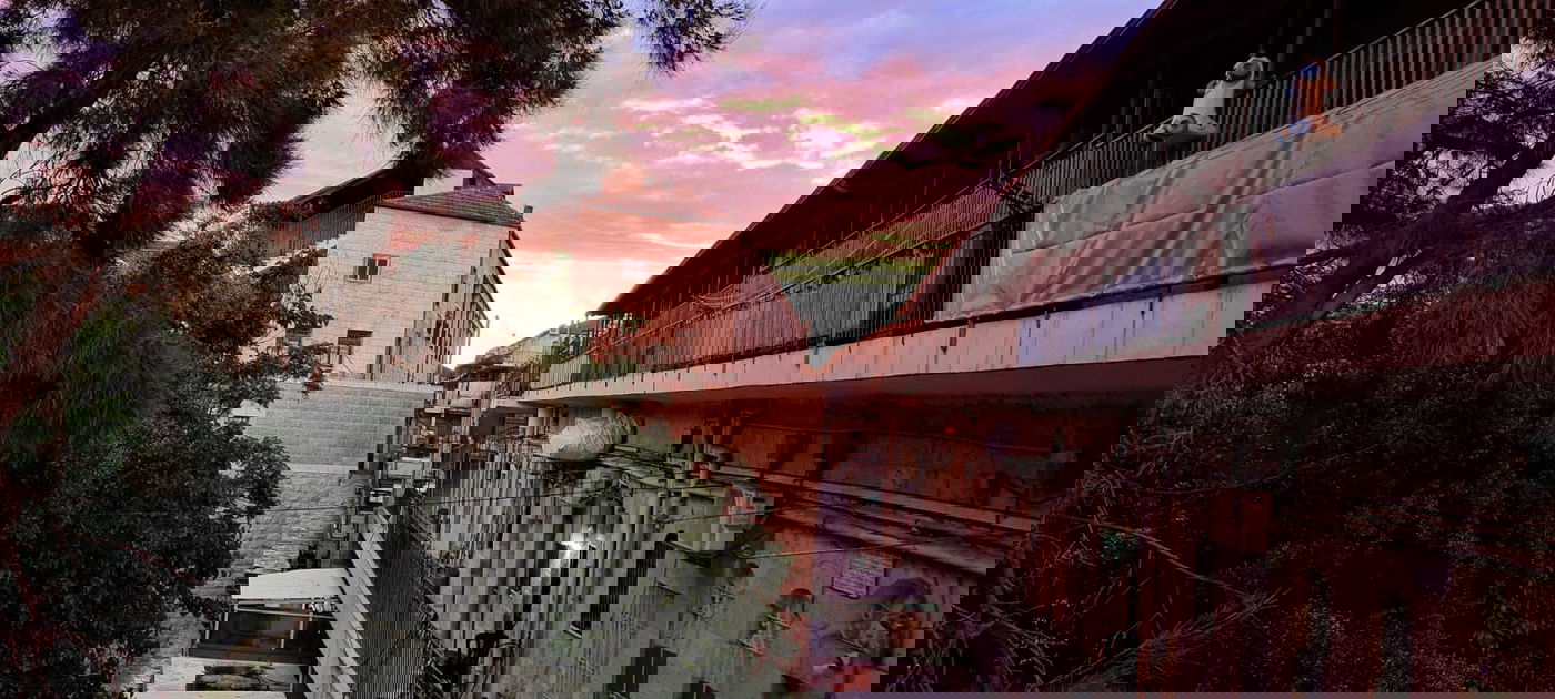 תמונות מרהיבות: השקיעה במאה שערים