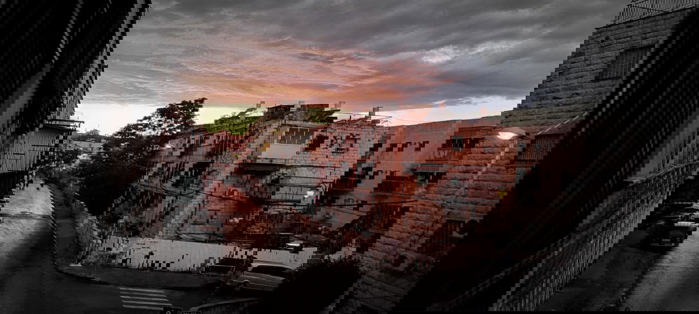 תמונות מרהיבות: השקיעה במאה שערים