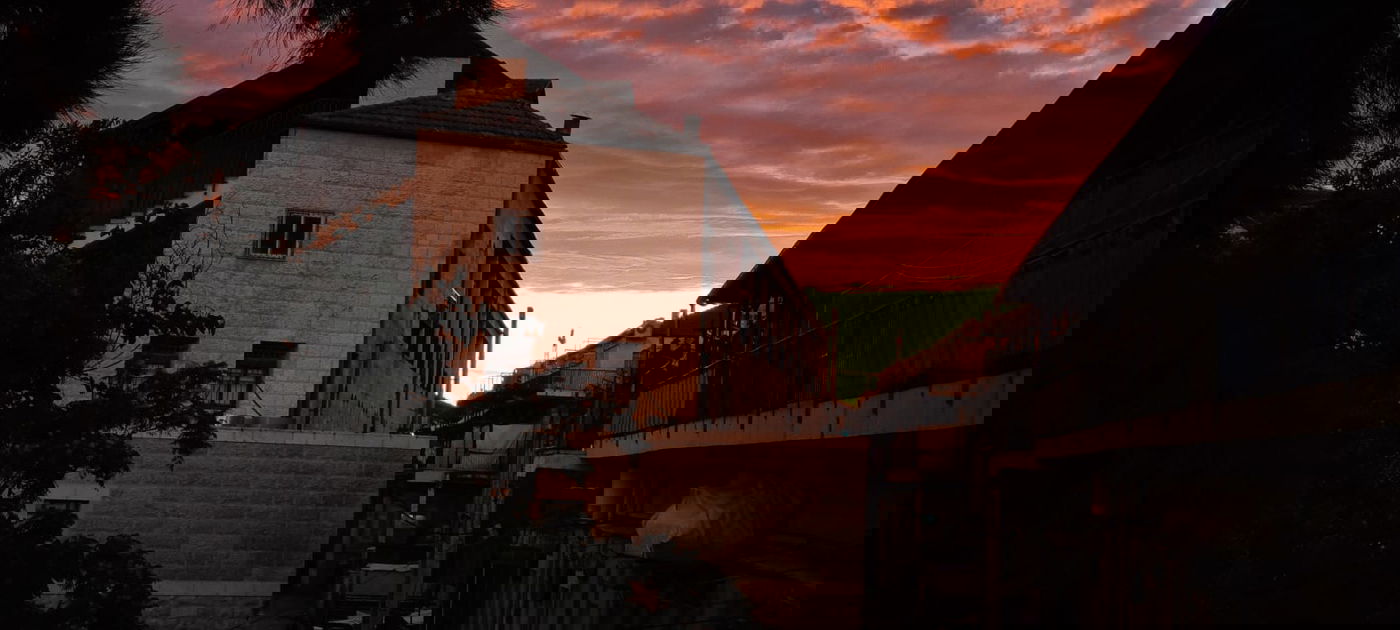 תמונות מרהיבות: השקיעה במאה שערים