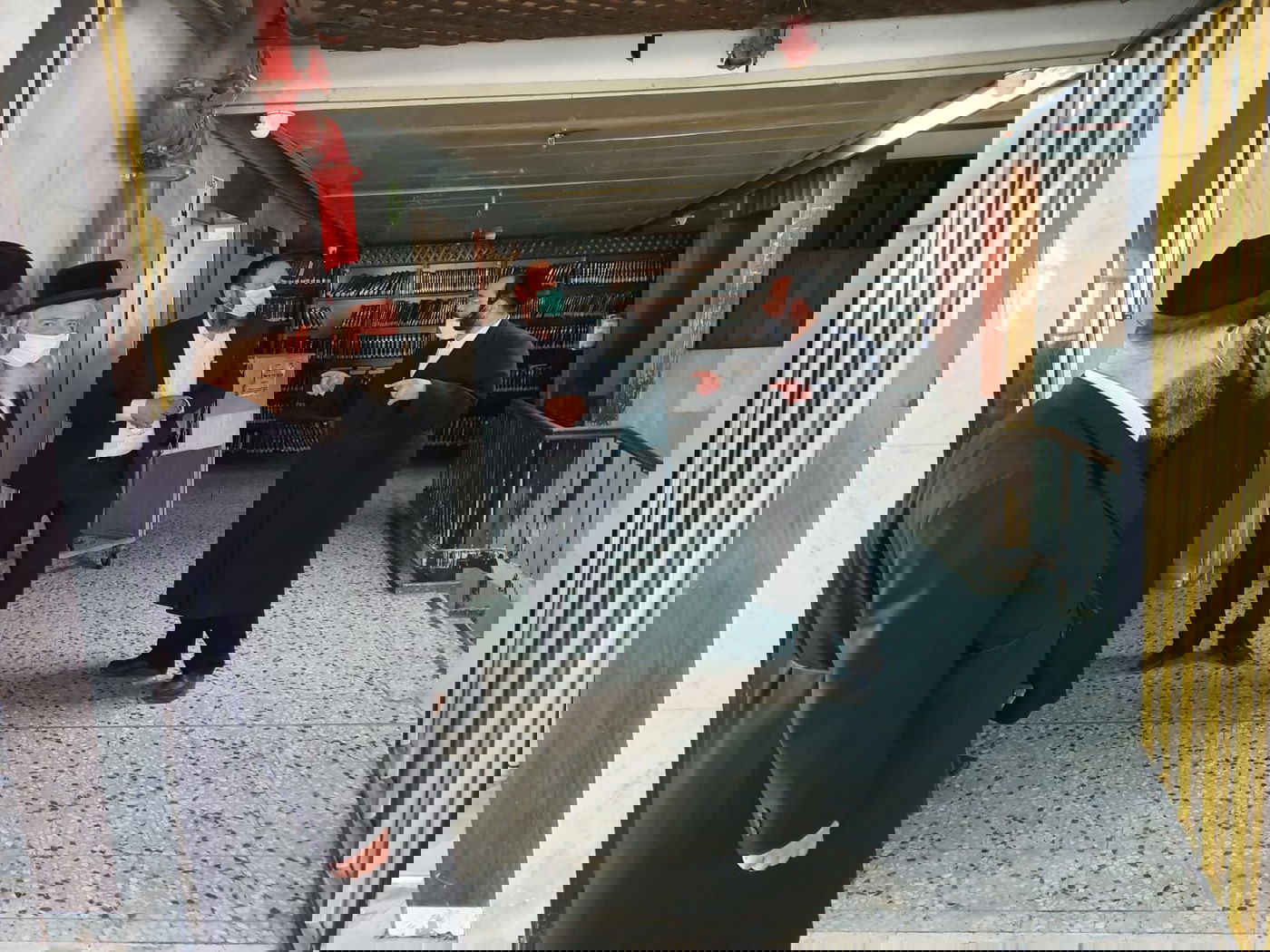 'מתווה הקפסולות': נציגי משרד הבריאות ביקרו בויז'ניץ