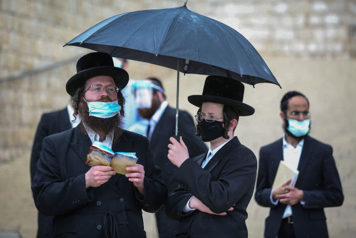 ערב ל"ג בעומר: 'חלאקה' ותפילות בקבר רשב"י הנעול