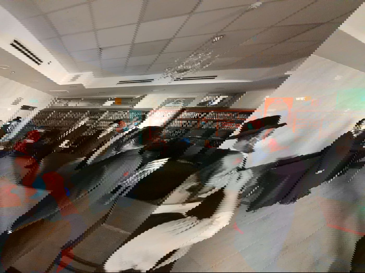 'מתווה הקפסולות': נציגי משרד הבריאות ביקרו בויז'ניץ