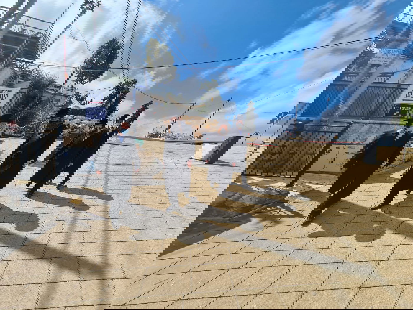 ערב ל"ג בעומר: 'חלאקה' ותפילות בקבר רשב"י הנעול