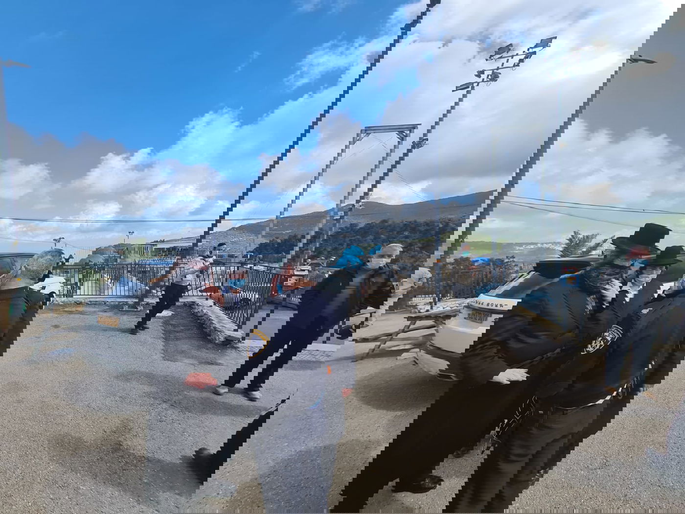 ערב ל"ג בעומר: 'חלאקה' ותפילות בקבר רשב"י הנעול