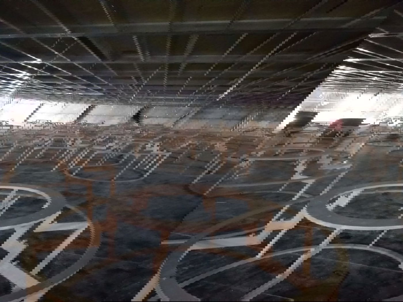 תקרת גבס ומסגרות עץ חדשות בבית המדרש בבני ברק