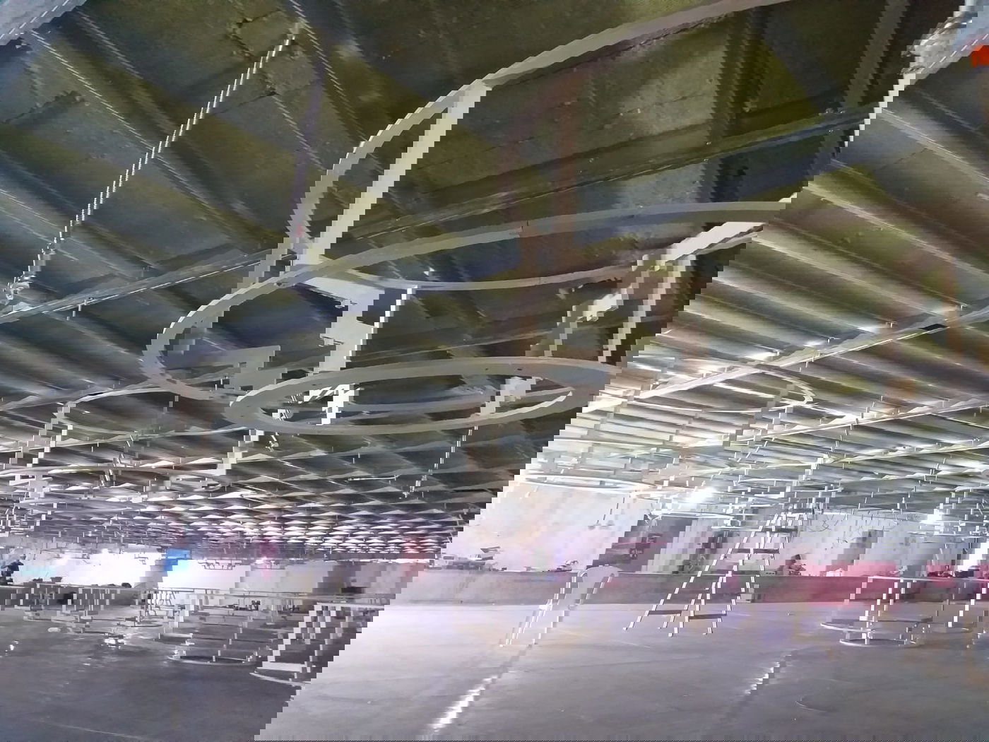 תקרת גבס ומסגרות עץ חדשות בבית המדרש בבני ברק