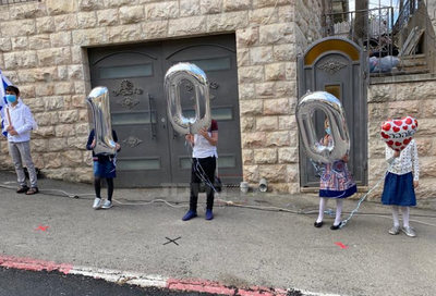 חגיגות יום הולדת 100 לקשיש בימי הקורונה