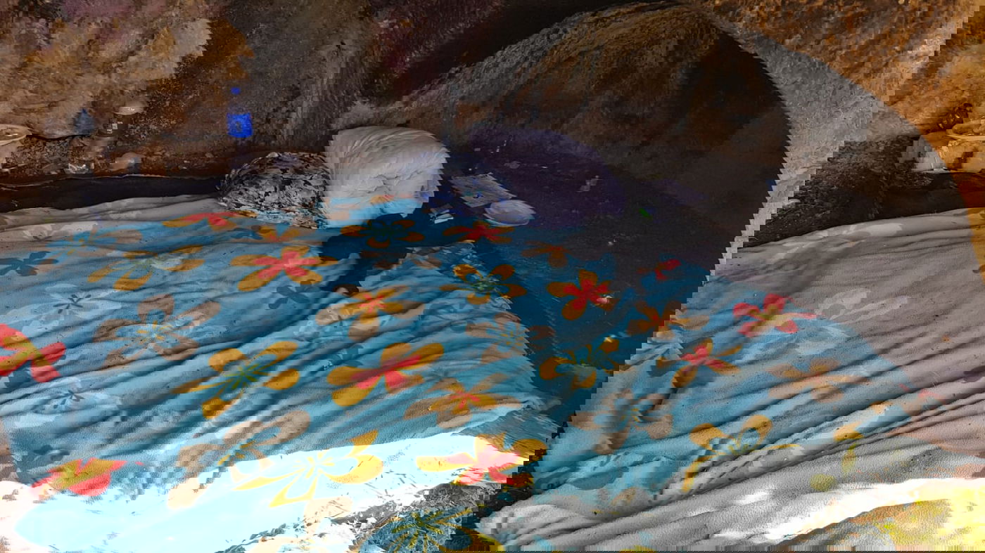 לנו במערה במירון, ונקנסו על ידי השוטרים