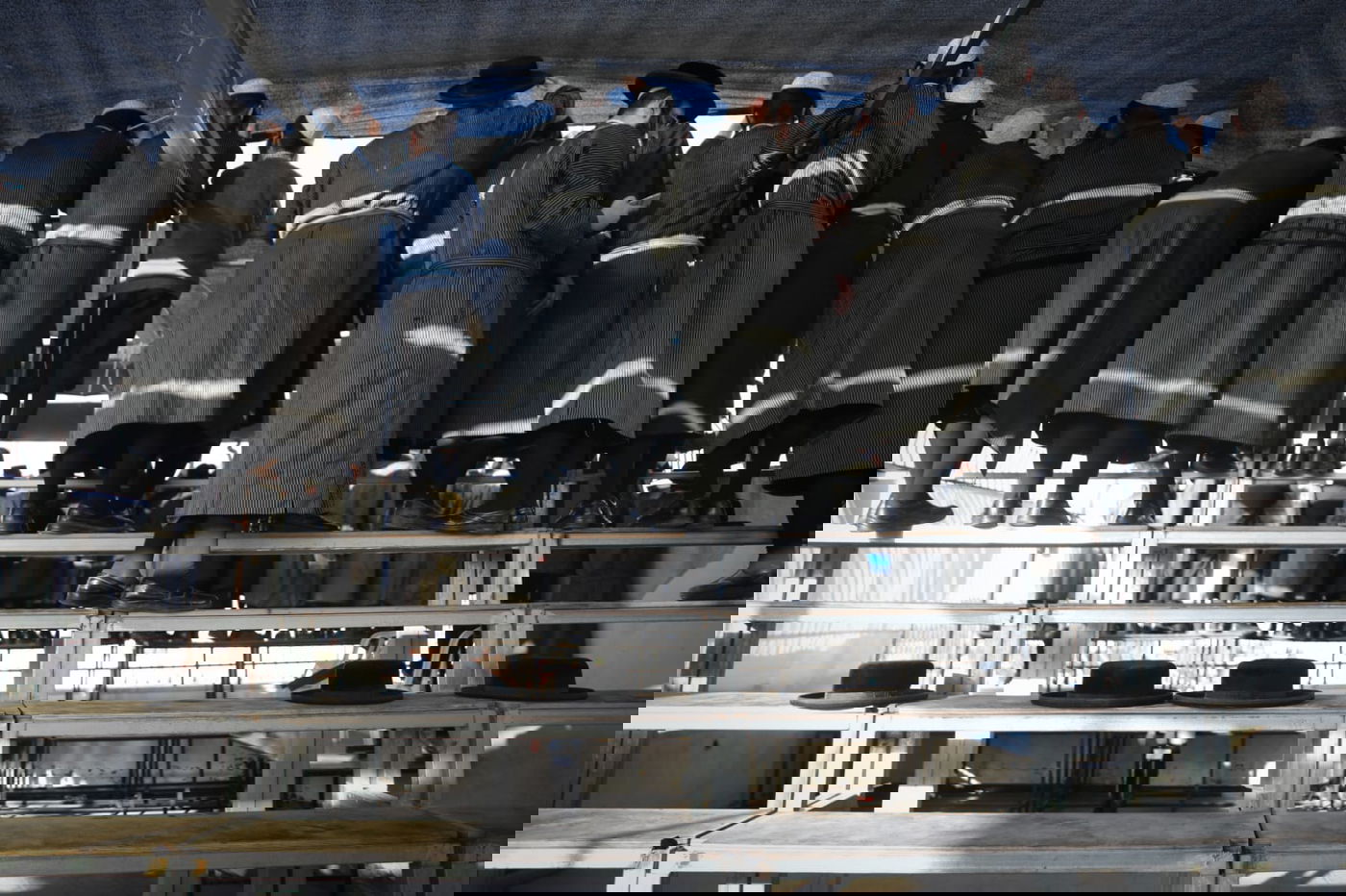 הרבי מתולדות אהרן הדליק על הגג; החסידים שרו מהגגות • צפו