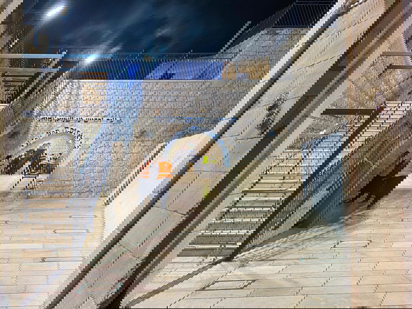 ל"ג בעומר, מירון; ציון הרשב"י - שומם • צפו