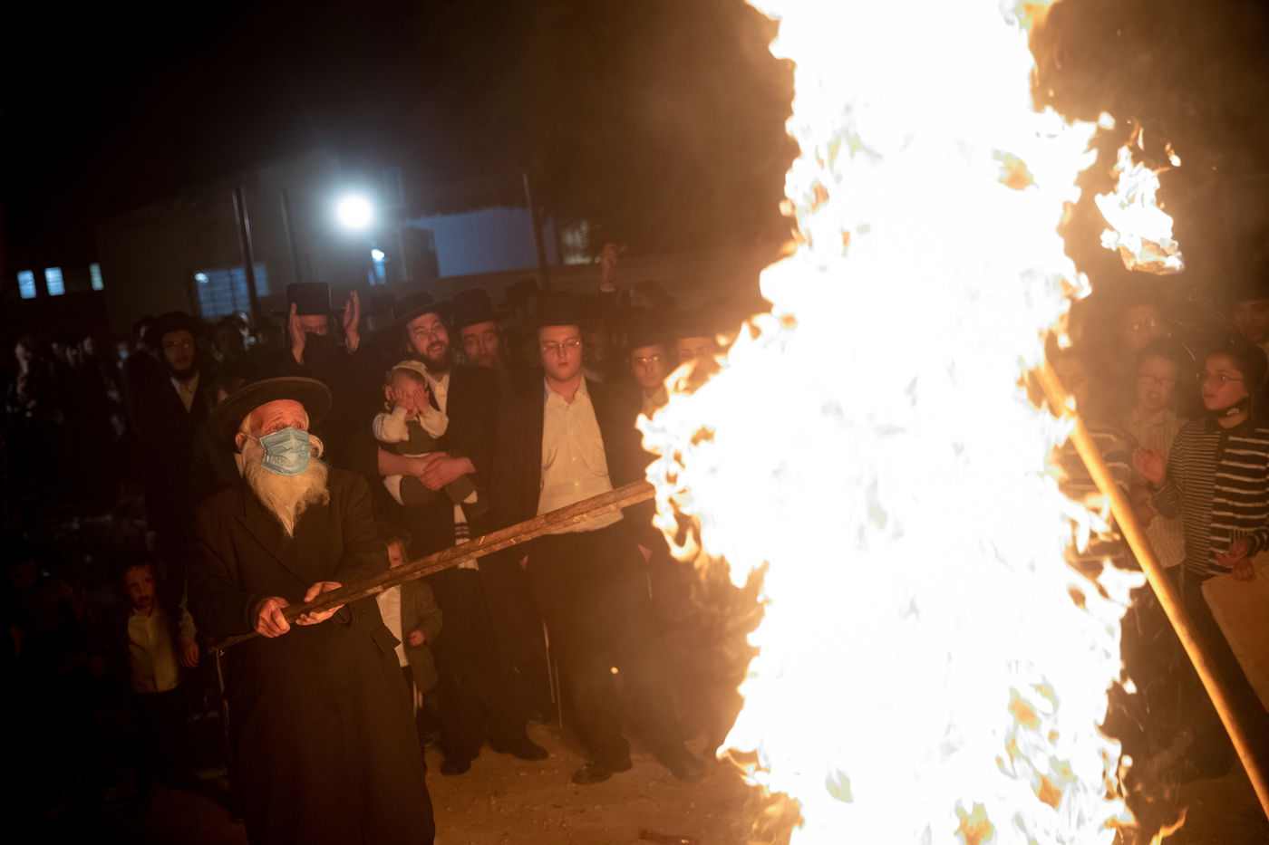 כך הדליקו מדורות ל"ג בעומר במאה שערים