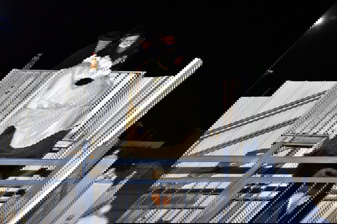 ההדלקה של האדמו"ר מבאיאן במירון • צפו