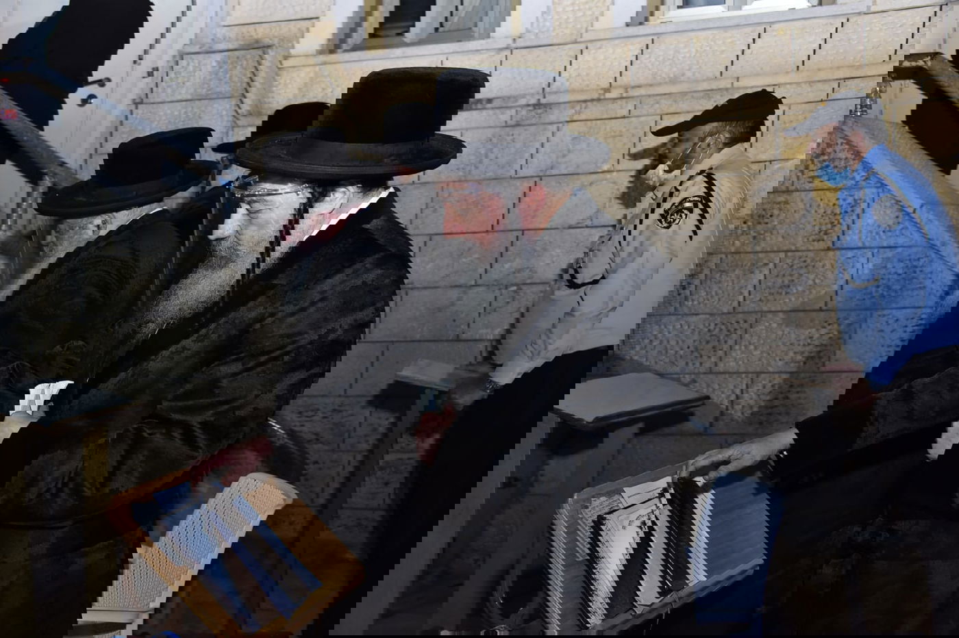 ההדלקה של האדמו"ר מבאיאן במירון • צפו