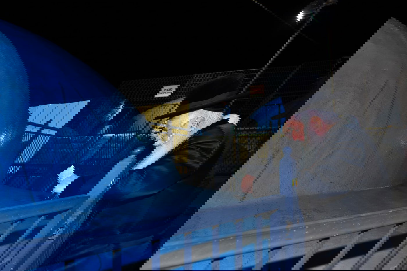 ההדלקה של האדמו"ר מבאיאן במירון • צפו