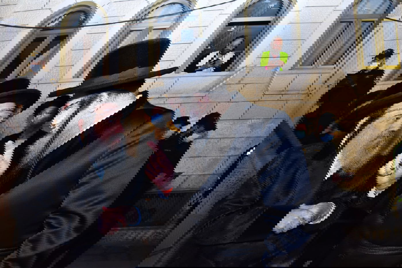 ההדלקה של האדמו"ר מבאיאן במירון • צפו